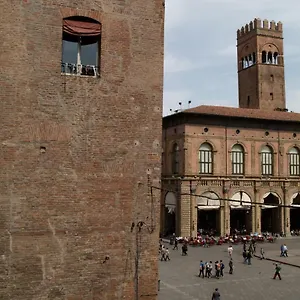 2* Affittacamere Casa Isolani Piazza Maggiore 1.0