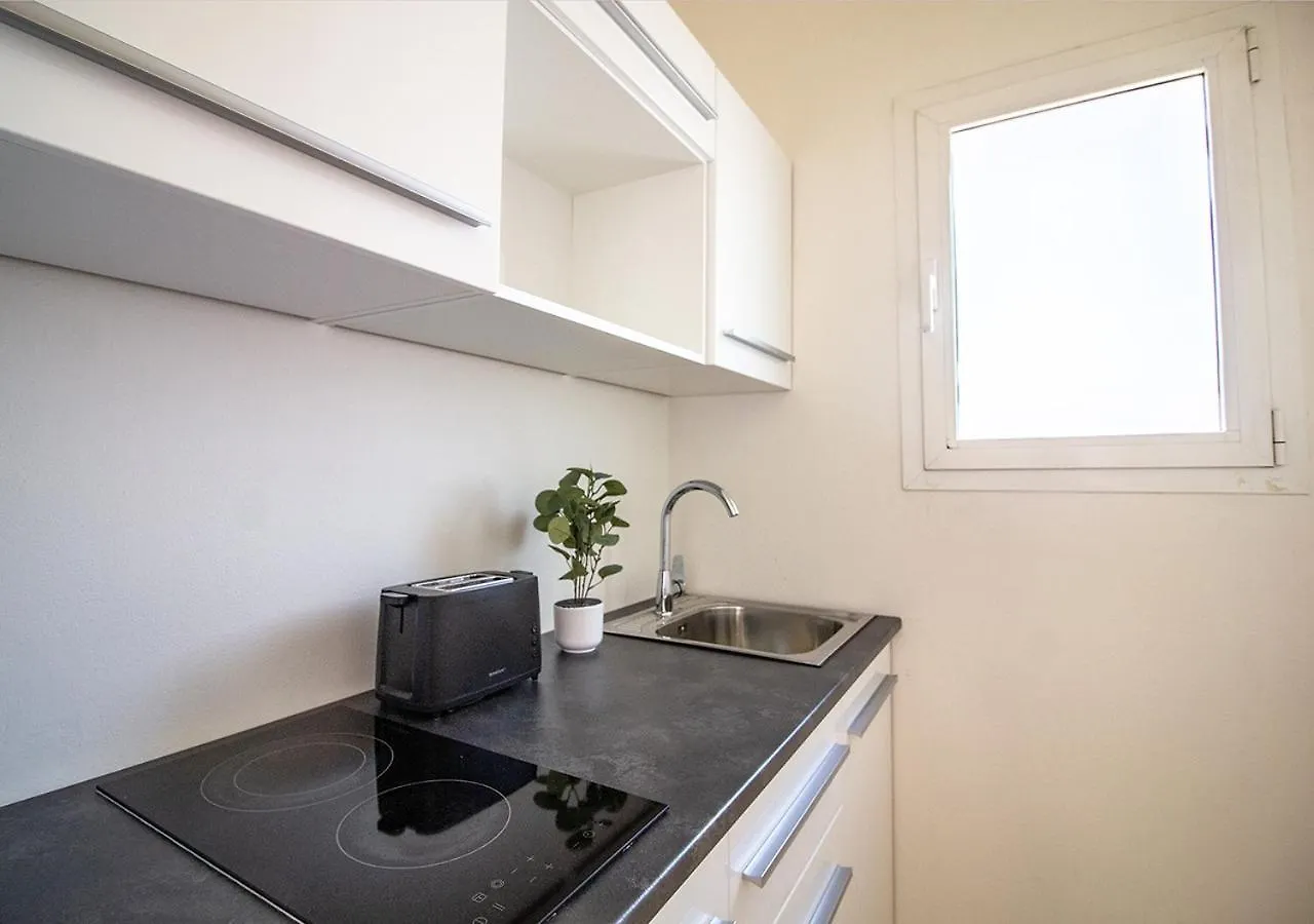Konukevi Athena Rooms - Parcheggio Privato Bolonya