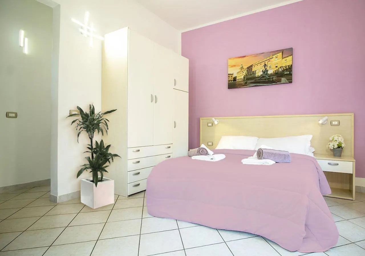 Athena Rooms - Parcheggio Privato Bologna 0*,  Italy