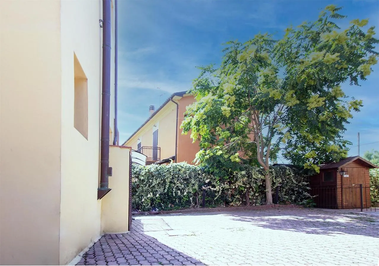 Guest house Athena Rooms - Parcheggio Privato Bologna Italy