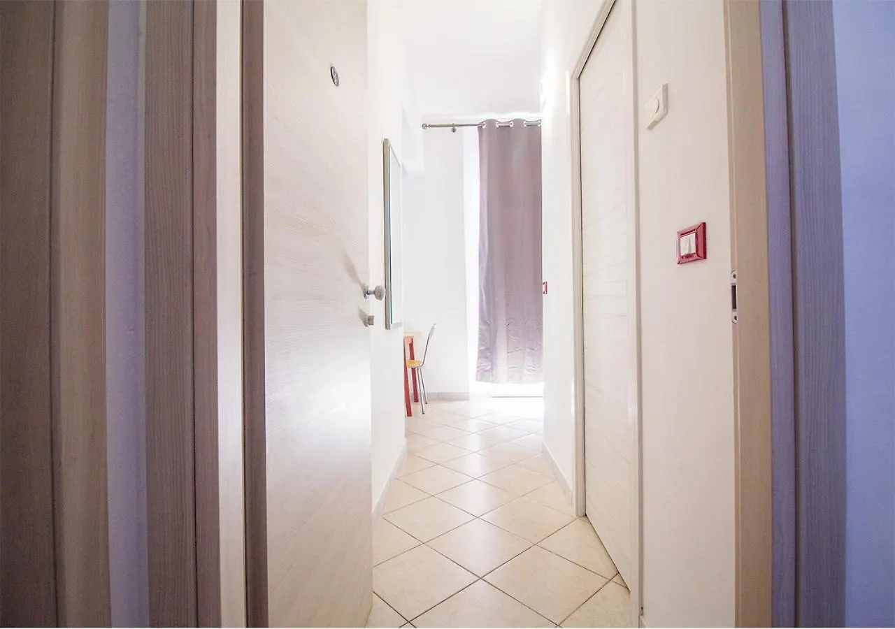 Athena Rooms - Parcheggio Privato Bologna 0*,  Italy